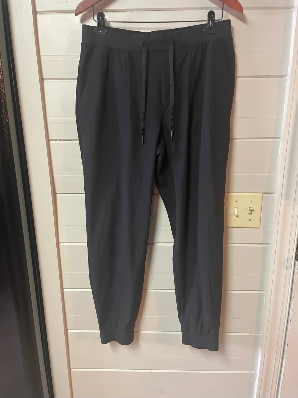 Lululemon Men’s ABC Jogger Size L.